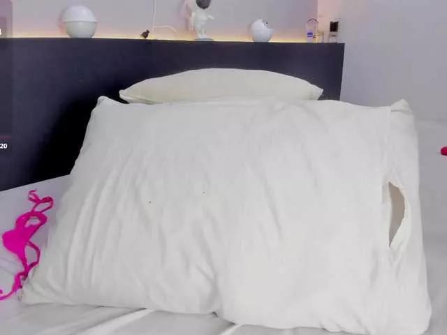 EmmaRouss on BongaCams 