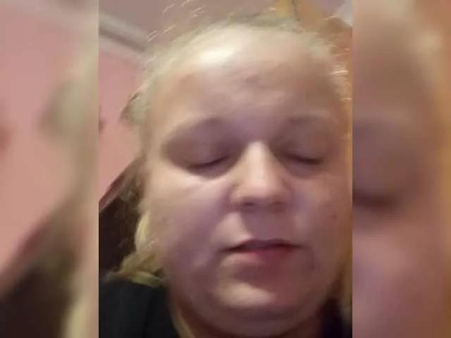 EmmaXlove on BongaCams 