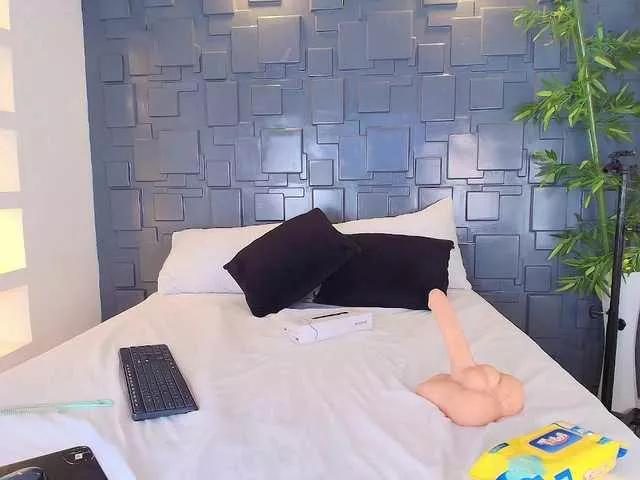 EmmilyCollson on BongaCams 