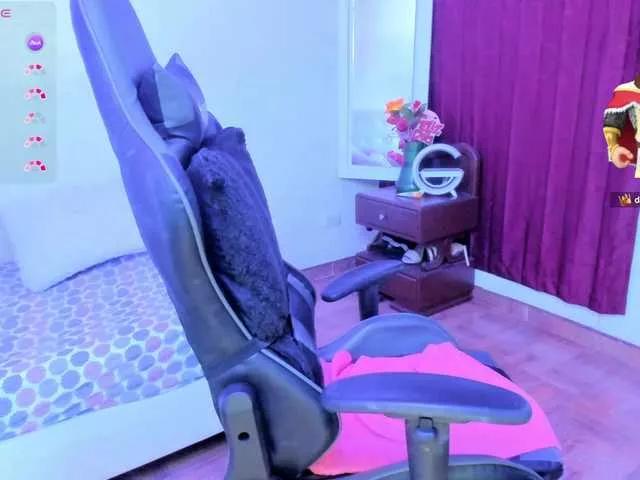 esmeraldamilf on BongaCams 