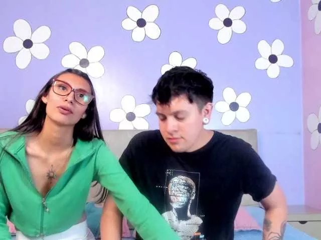 Freechat Ethan-N-Abby on BongaCams