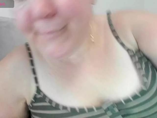 Offline Evajolie on BongaCams