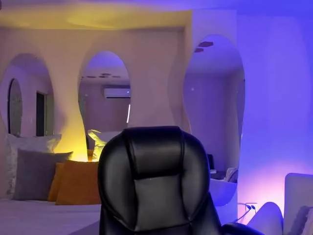 EveBenson on BongaCams 