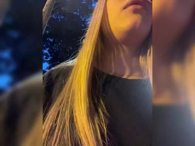Evellyyn on BongaCams 