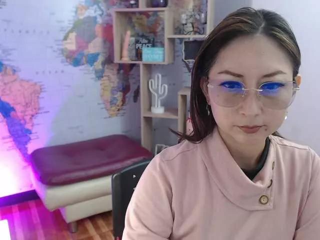 Checkout 38 years old EvelynnMiller from BongaCams EvelynnMiller from BongaCams