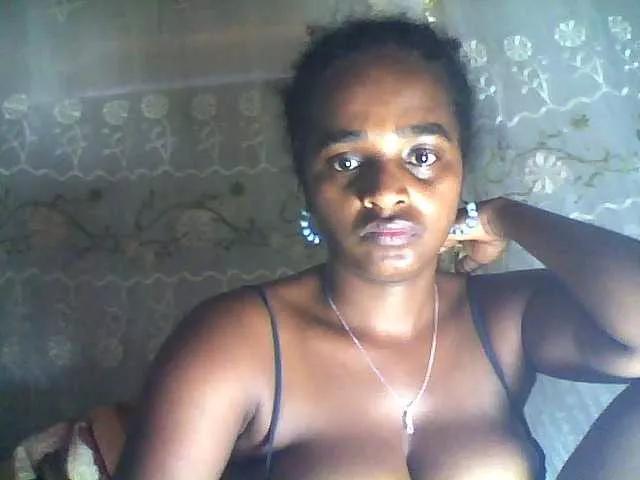 Offline Flania on BongaCams