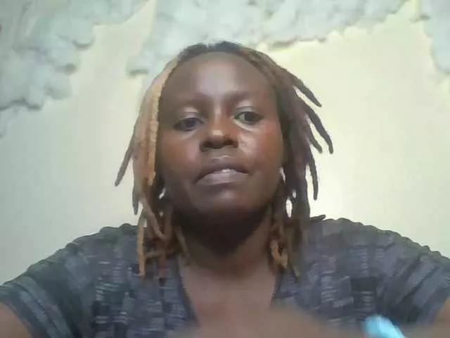 freakcurvy8 on BongaCams 