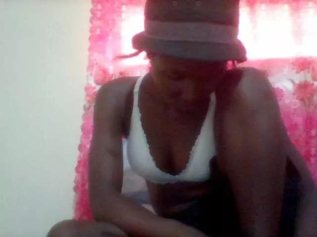 freaky-pinnah on BongaCams 