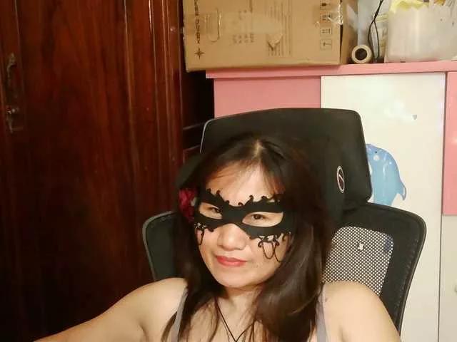 girl30slutty from BongaCams