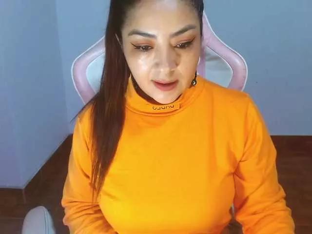 Offline Greicy-lopez on BongaCams