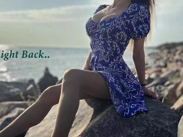 HollyQueen on BongaCams 