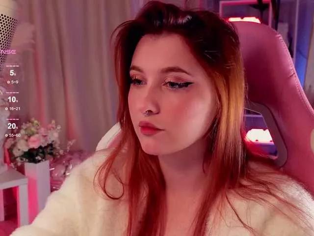 Offline HoneyCherry on BongaCams