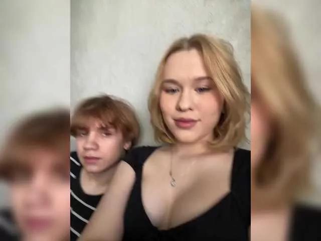 HoneySavage on BongaCams 