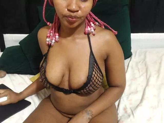 Gorgeous Hotsexyberry21 wants you to fuck her body now Hotsexyberry21 from BongaCams
