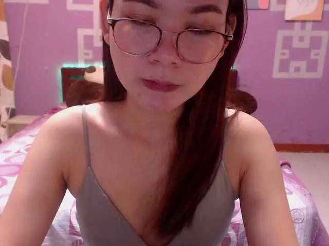 Masturbate to slutty camslut HottieAnne HottieAnne from BongaCams