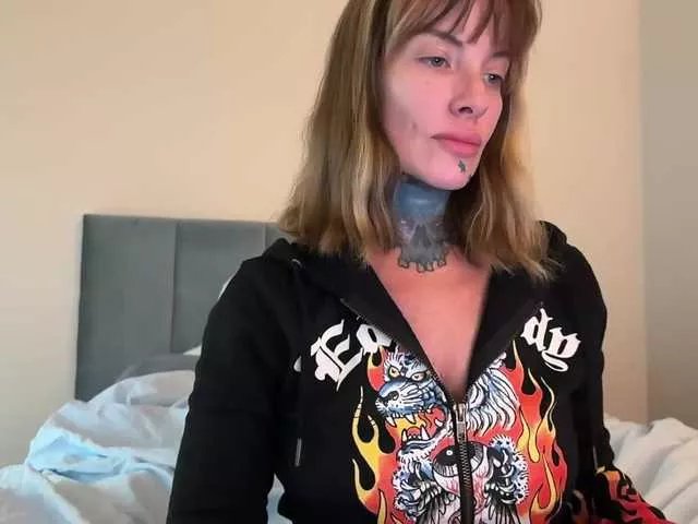 Offline iiixbostonxiii on BongaCams