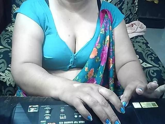 Indianbhabhimilf40 from BongaCams