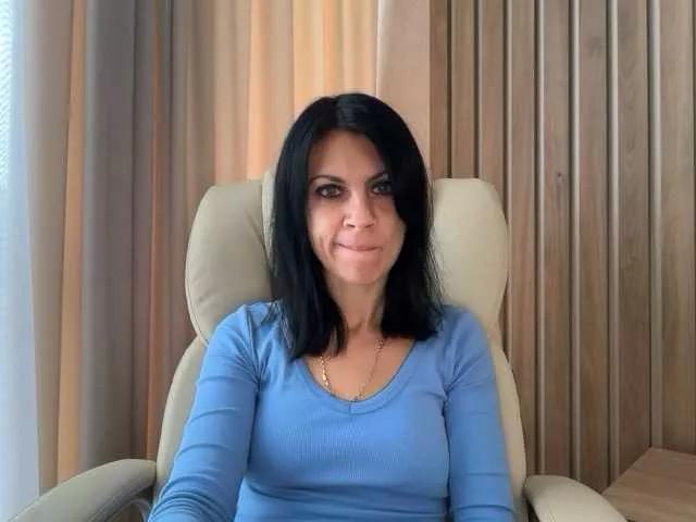 Freechat InjaAtHome on BongaCams