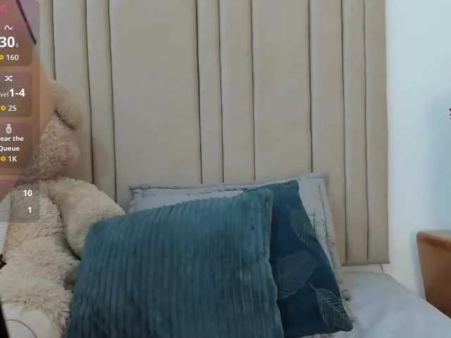 Offline izadii on BongaCams