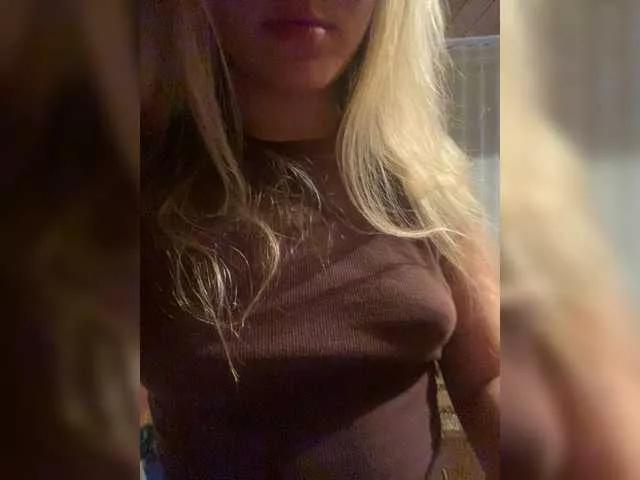 Offline JULIE21 on BongaCams