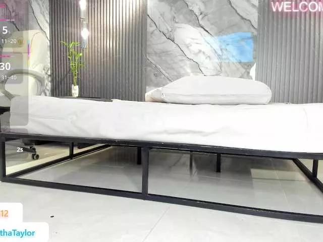 Masturbate to amazing performer JuliethaTaylor JuliethaTaylor from BongaCams