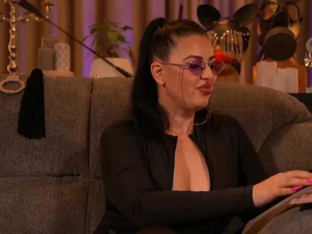KellyKent on BongaCams 