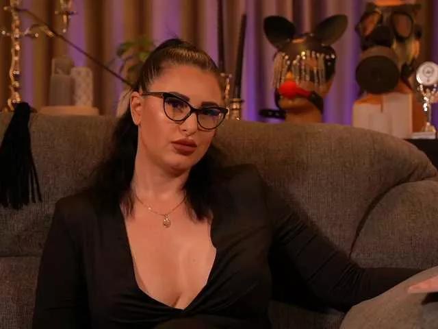 KellyKent on BongaCams