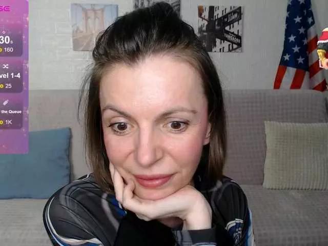 Kiramarta on BongaCams