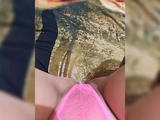 Offline Kiskis-s on BongaCams