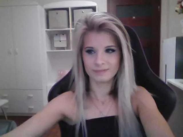 Offline KristineNatural on BongaCams