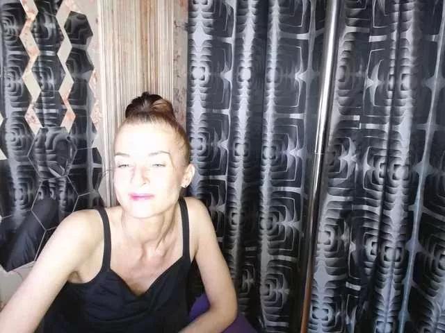 KristinGlow on BongaCams 