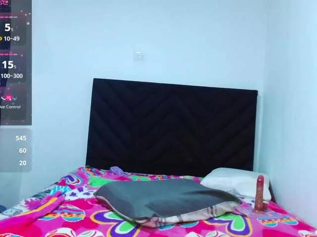 Freechat latinpetite on BongaCams