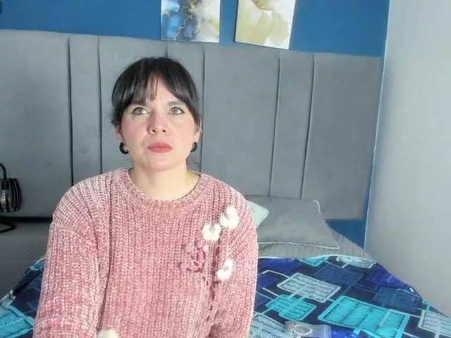 Freechat LauraHotties on BongaCams