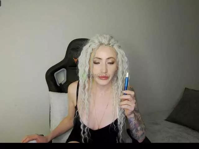 Offline LediIce on BongaCams