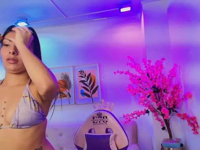 Offline Leia-laurent on BongaCams