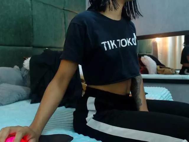 leilamoon20 on BongaCams 