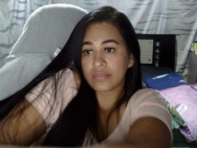 Letty33 on BongaCams 