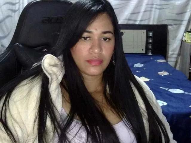 Masturbate to amazing camwhore Letty33 Letty33 from BongaCams