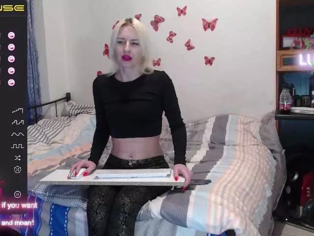 LilianaQWaxAx on BongaCams 