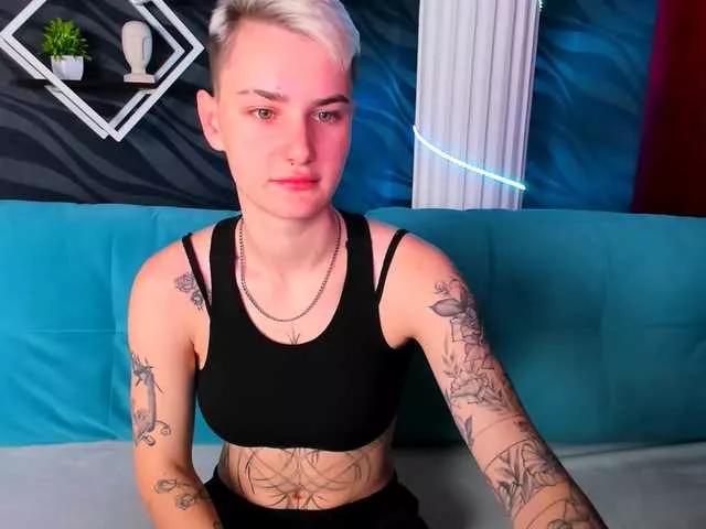 LindaBryantt on BongaCams 