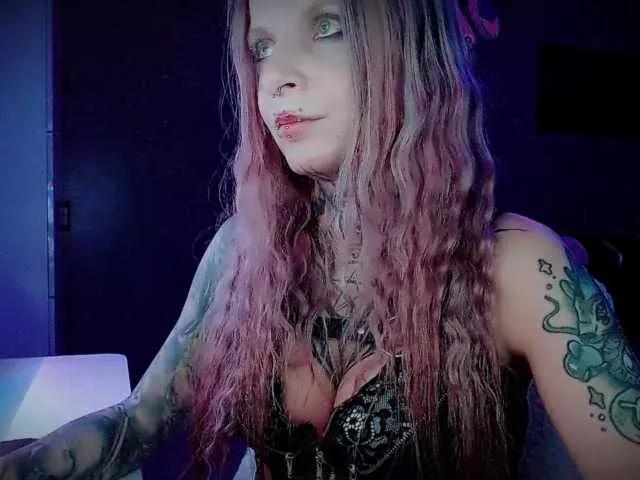 LisaModel on BongaCams 