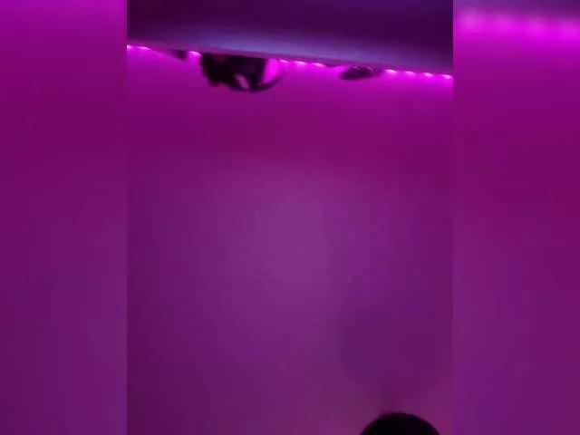 Explore LolaLee, they want to masturbate for you LolaLee from BongaCams