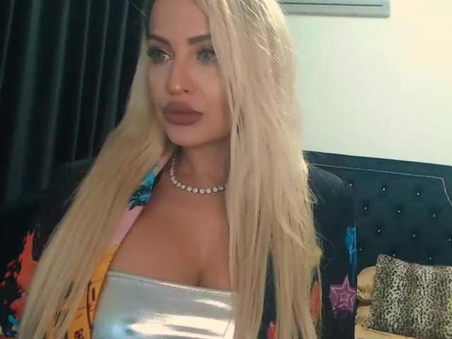Offline lovelyblondyx on BongaCams