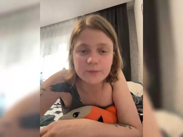 Slutty Lowensand wants you to fuck her body now Lowensand from BongaCams