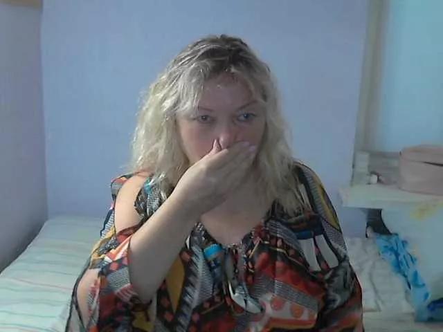 LucyAlexis on BongaCams