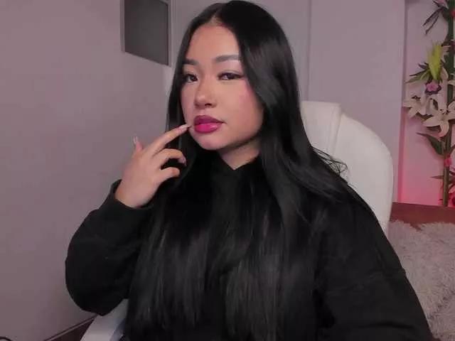 Offline Lulusakura on BongaCams