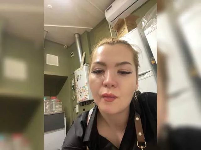 Offline Lumarose on BongaCams