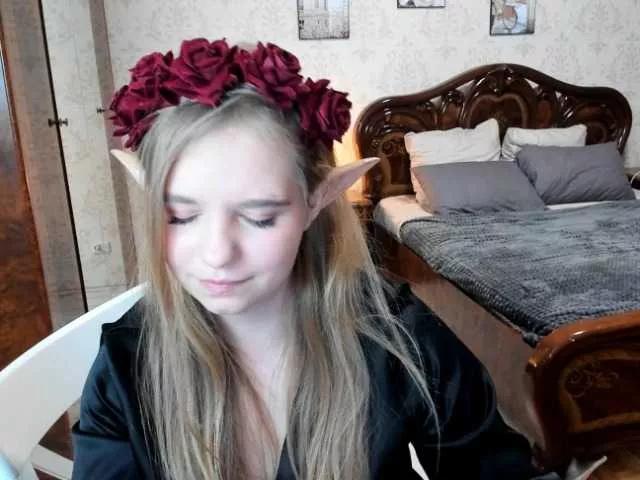 Masturbate to LunaCosplay, she wants to masturbate for you LunaCosplay from BongaCams