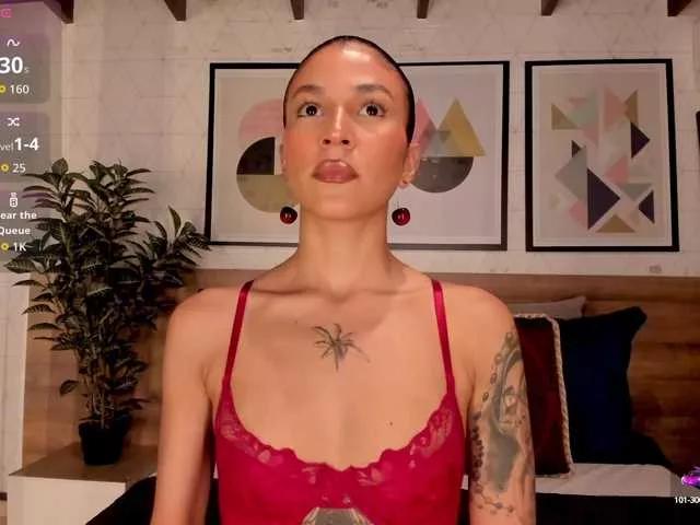 Offline LunaRuso on BongaCams