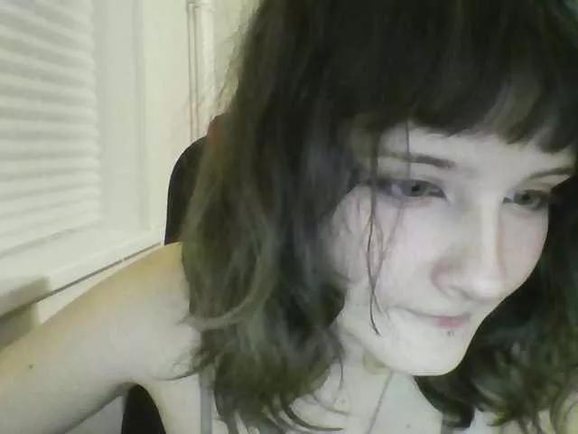 Offline Lunette on BongaCams